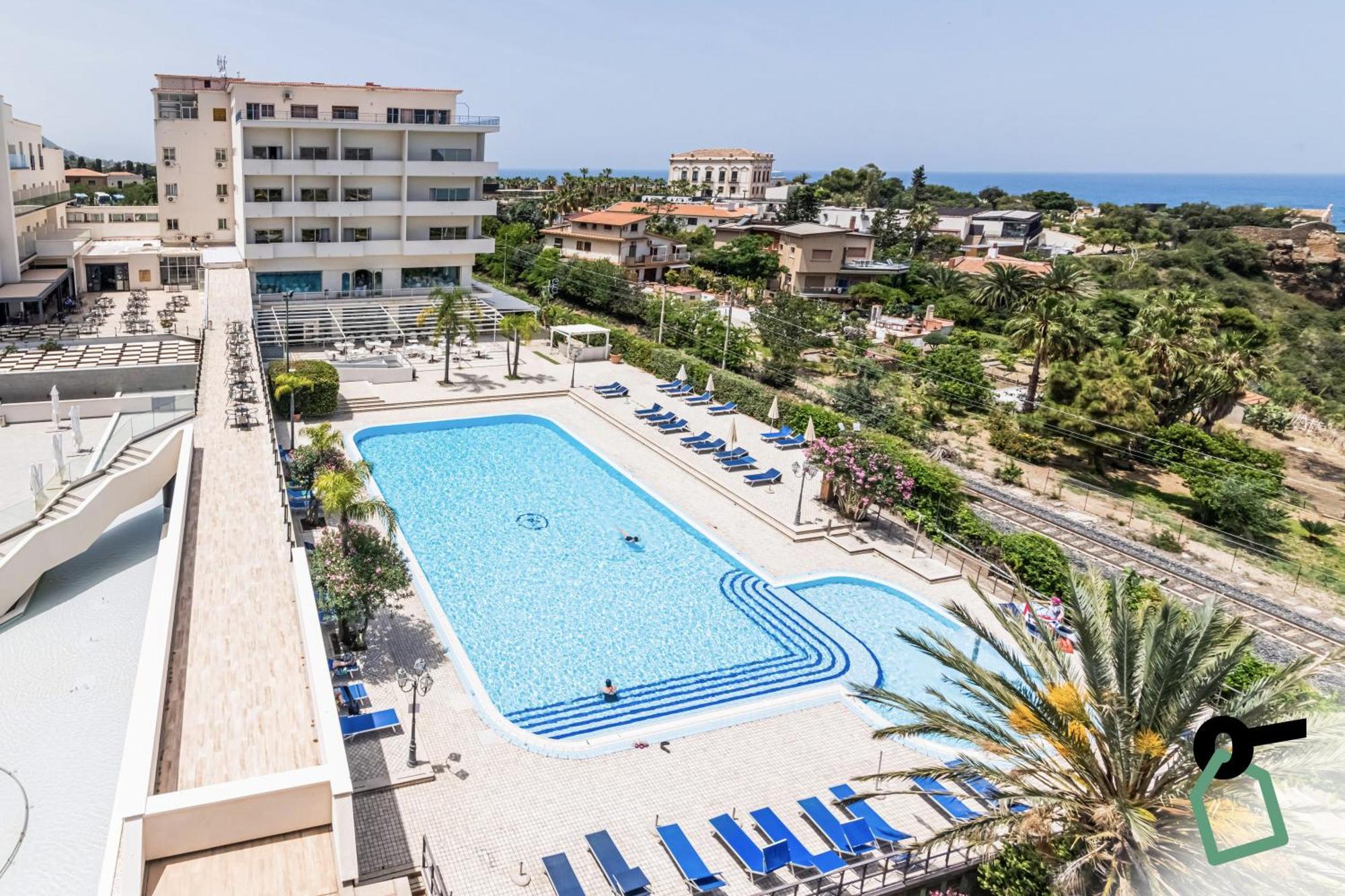 Hotiday Hotel Cefalù Eksteriør billede