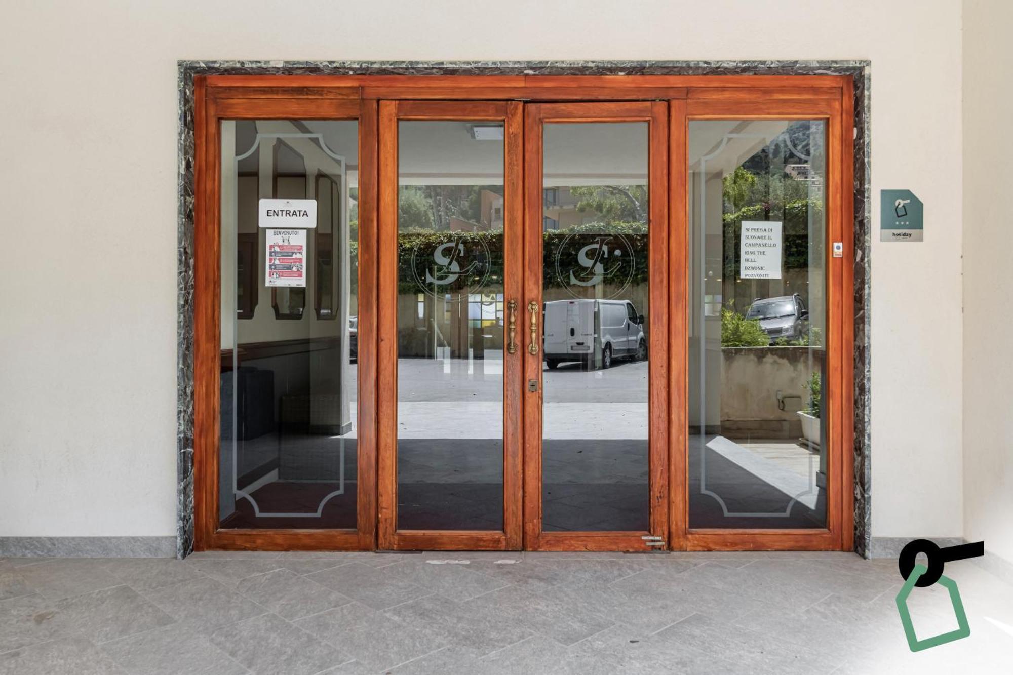 Hotiday Hotel Cefalù Eksteriør billede